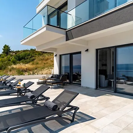 Seaview Marila With A Private Pool With Hydromassage, 3 En Bedrooms, 1km From Villa