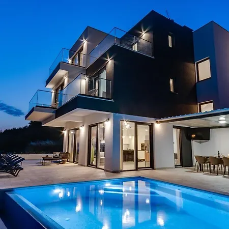 Seaview Marila With A Private Pool With Hydromassage, 3 En Bedrooms, 1km From *