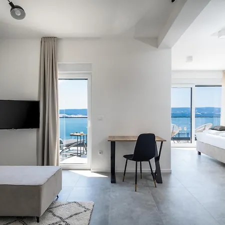 Seaview Marila With A Private Pool With Hydromassage, 3 En Bedrooms, 1km From Villa