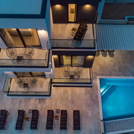 Villa Seaview Marila With A Private Pool With Hydromassage, 3 En Bedrooms, 1km From Lokva Rogoznica