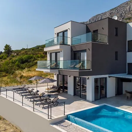 Seaview Marila With A Private Pool With Hydromassage, 3 En Bedrooms, 1km From Villa