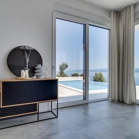 Villa Seaview Marila With A Private Pool With Hydromassage, 3 En Bedrooms, 1km From