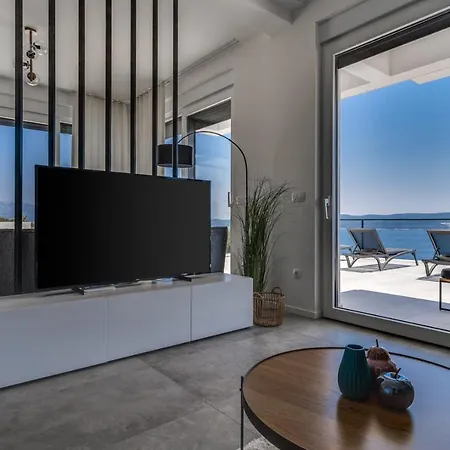 Seaview Marila With A Private Pool With Hydromassage, 3 En Bedrooms, 1km From * Lokva Rogoznica