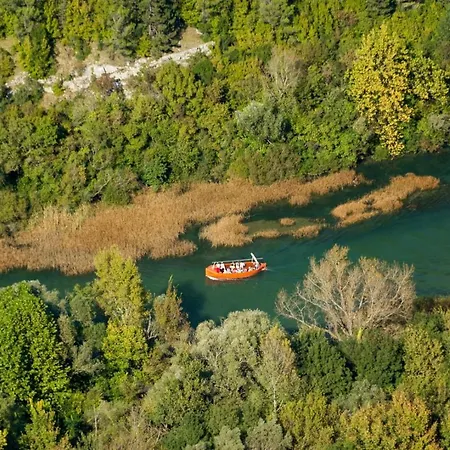 Villa Seaview Marila With A Private Pool With Hydromassage, 3 En Bedrooms, 1km From Lokva Rogoznica